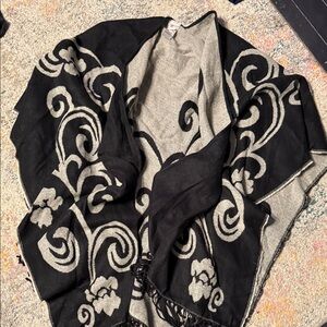 Chico's Large Black and Gray Swirl Pattern Wrap